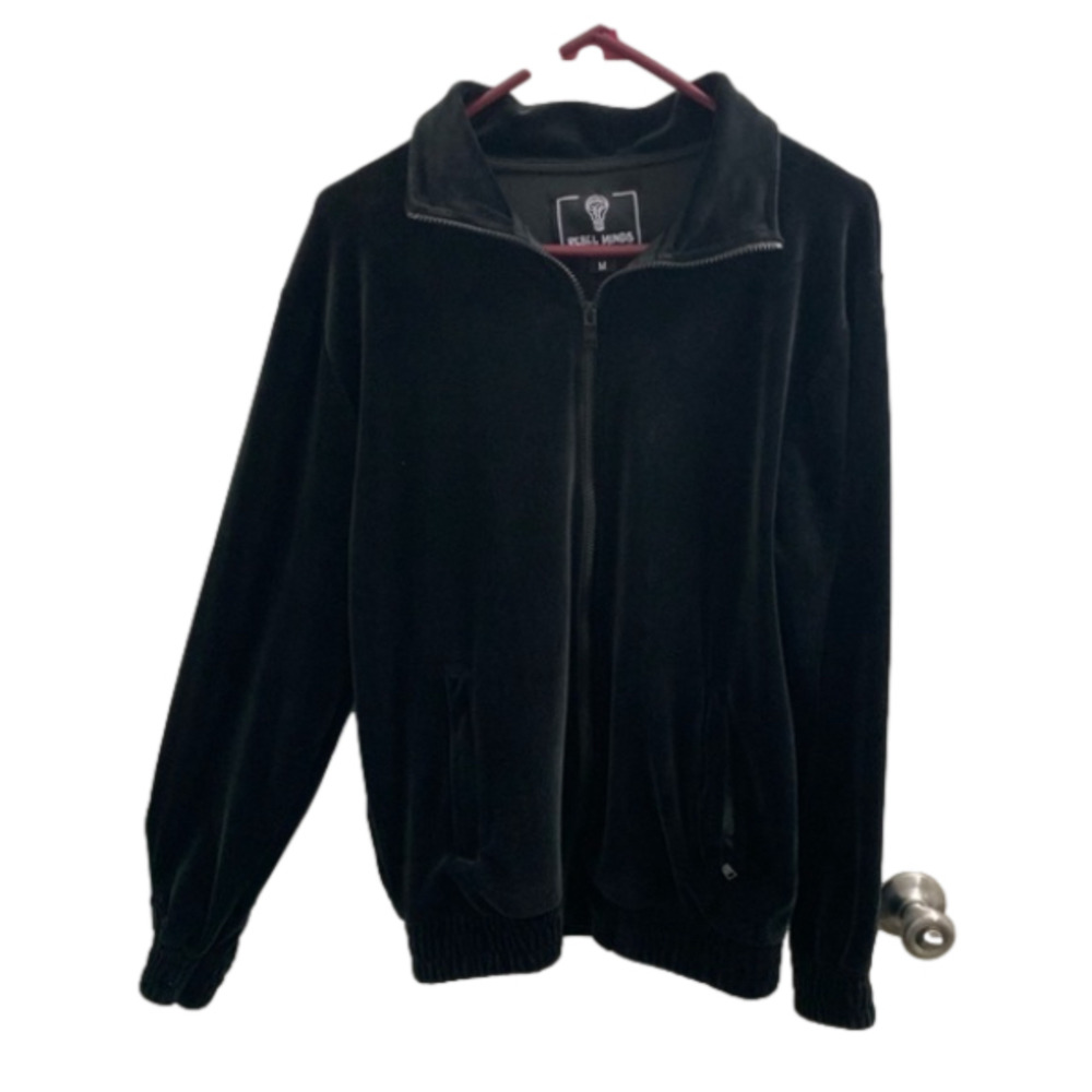 Rebel Minds size Medium